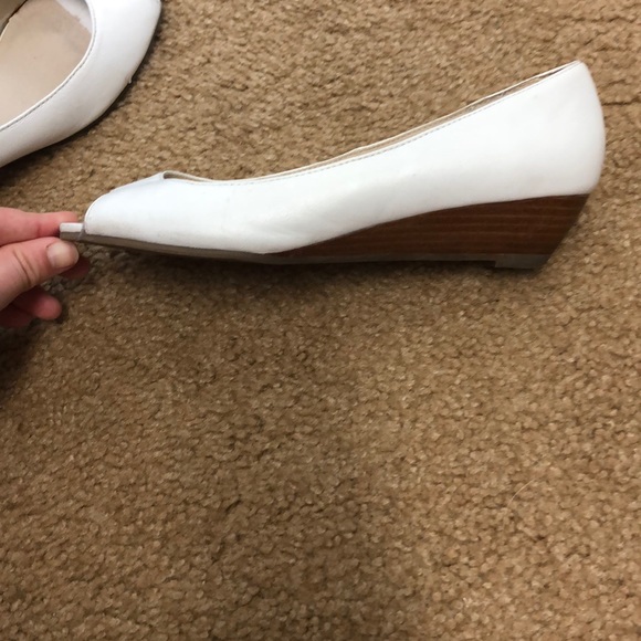 White flats - Picture 2 of 3